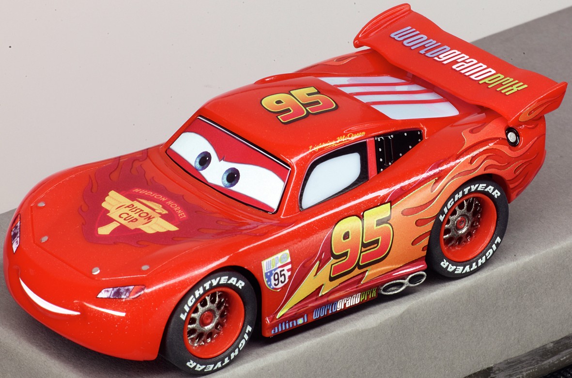 CARRERA Disney Cars 2 Lightning McQueen