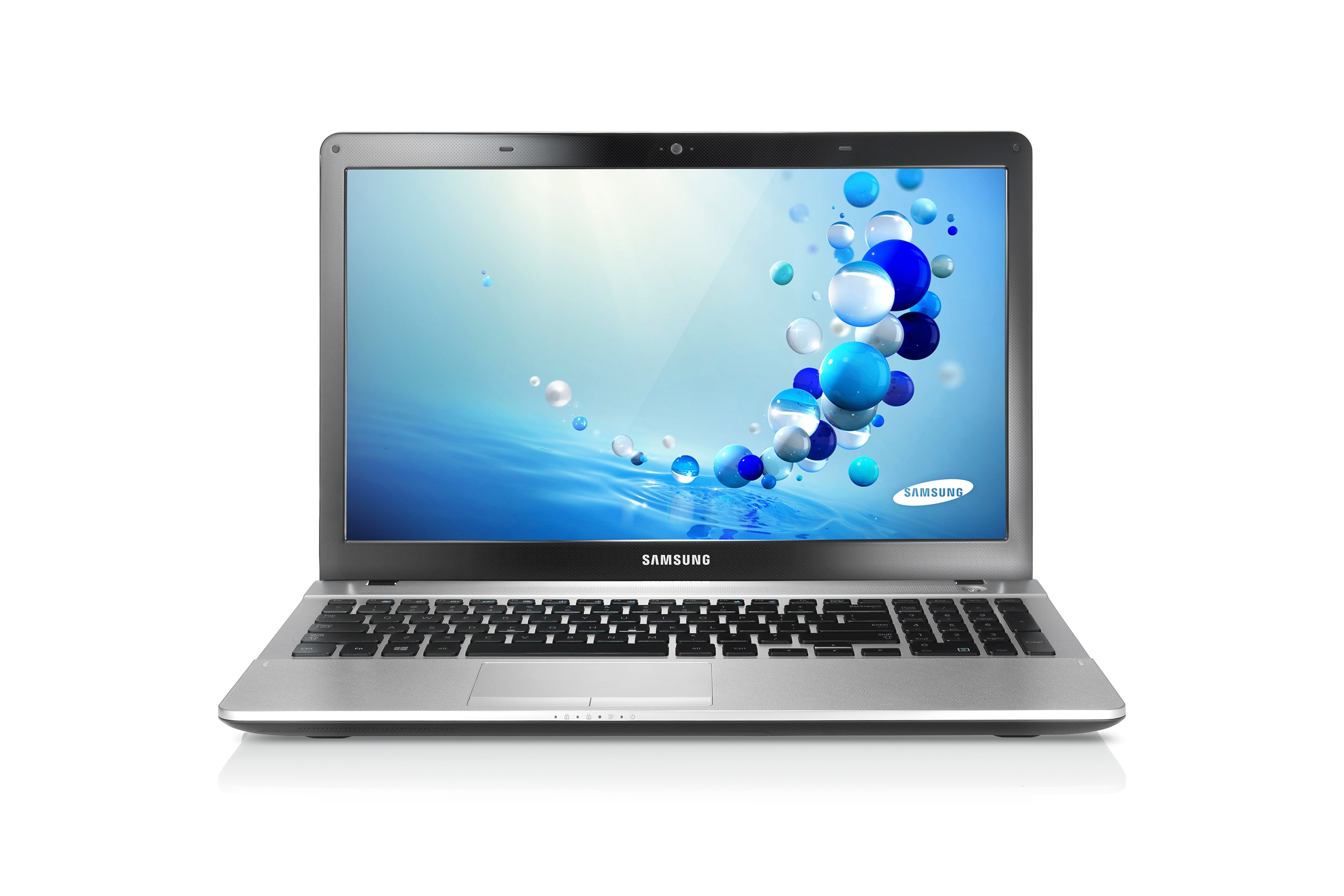 Samsung NP270E5E-X02CZ strieborný – notebook
