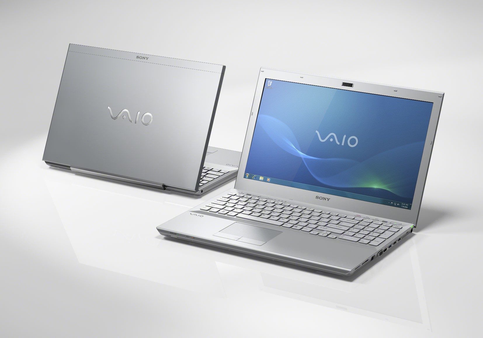 Sony Vaio SE2F1E/S - strieborn&yacute; notebook